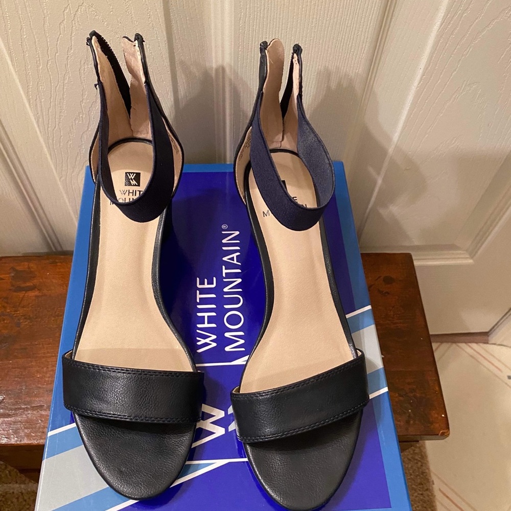 White Mountain open toe sandals